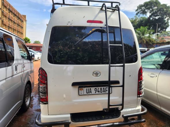 A picture of DRONE HIACE High Roof 2012 Automatic IKD Diesel Engine With