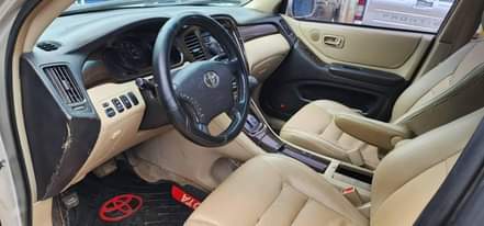 A picture of DEALER MARKET 2005 Toyota 3rows Highlander Gear ac untouched Engine