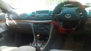 A picture of 2002 Toyota Mark 11 grande 2.5