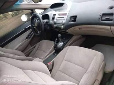 A picture of 2008 Honda Civic Unthampered engine and gear chilling Ac neat