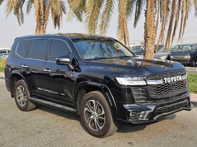 A picture of ONLY FOR EXPORT 2014 TOYOTA LAND CRUISER V8