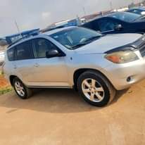 A picture of Toyota rav4