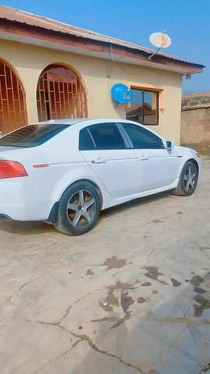 A picture of Acura TL 2005