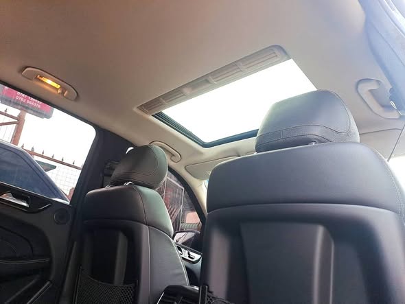 A picture of ML 350 4MATIC Model 2014 Petrol Engine Has Sunroofs Call