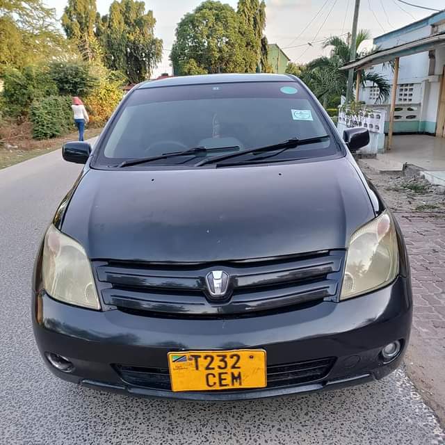 used toyota ist
