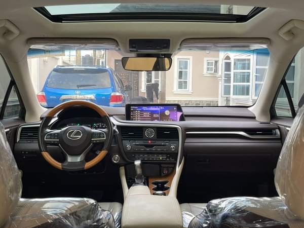 A picture of WOW This is massive clean lexus rx350 2018 model mistakenly