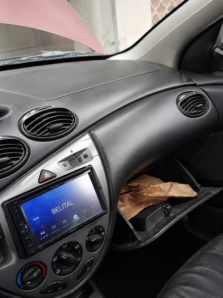A picture of 05 Ford focus