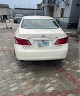A picture of Lexus 350
