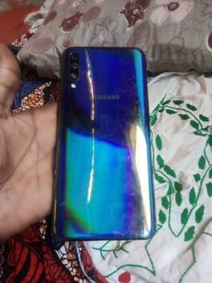 A picture of Samsung a50 haina shida yeyote internal 128gb ram 4 nicheck
