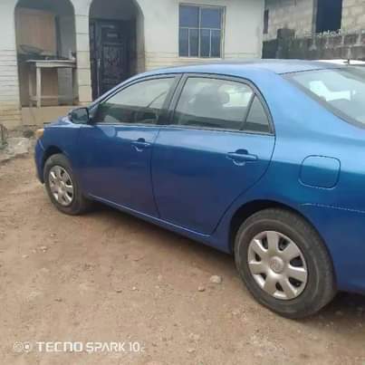 A picture of Toyota Corolla 2012 manual transmission