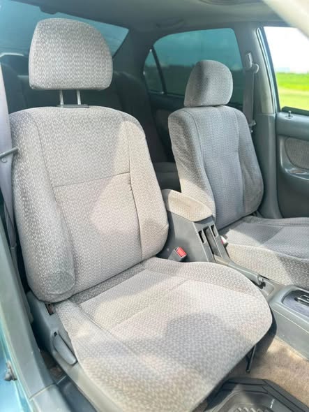 A picture of A super clean Nigerian used HONDA CIVIC 2000 MODEL Buy