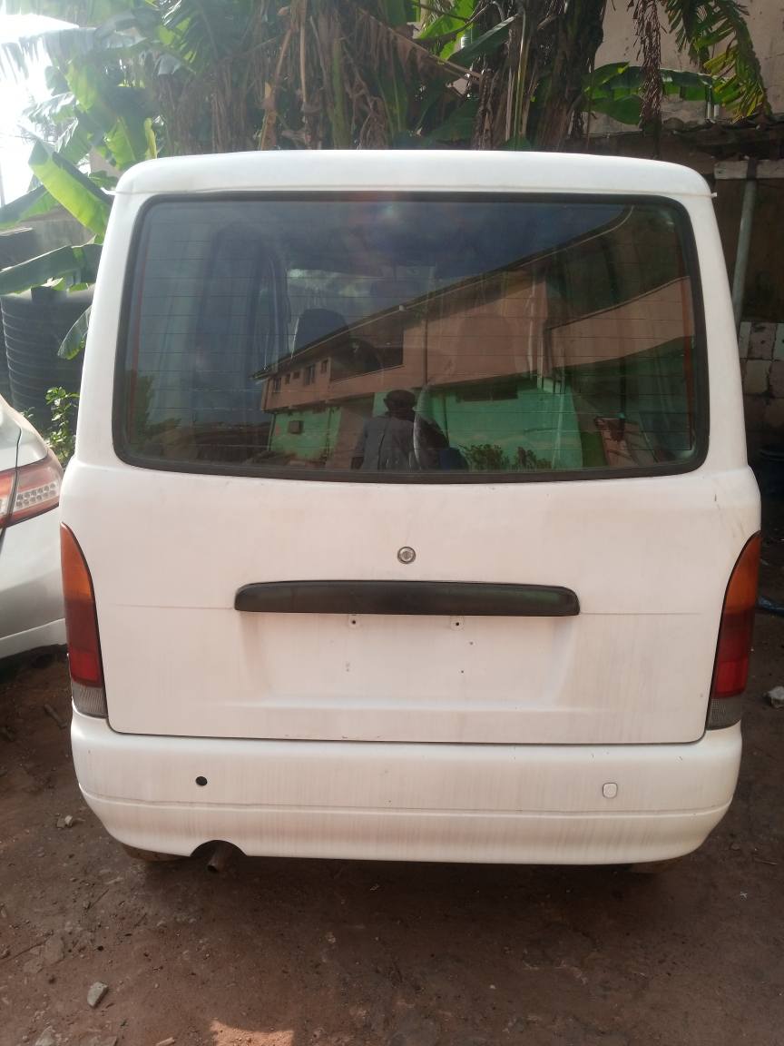 A picture of Mimi bus hijet