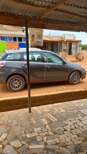 A picture of Toyota matrix 2005