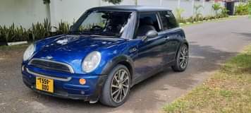 A picture of MINI COOPER