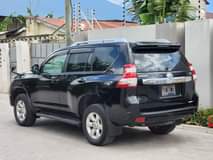 A picture of Land cruiser Prado