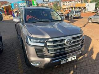 A picture of Land Cruiser V8