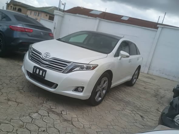 A picture of Foreign used Toyota Venza 2016 Limited edition