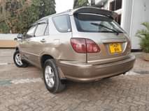 A picture of Harrier Old Model Year 2001 Cc 3000 6vvti Km 200k