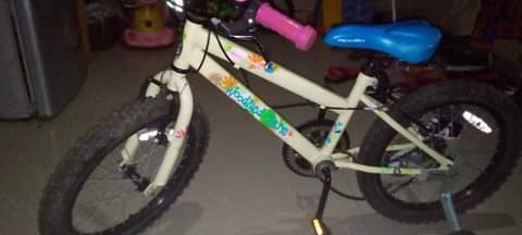 Halfords apollo woodland online charm bike