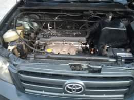 A picture of Toyota Highlander for sale nothing to fix three seats four