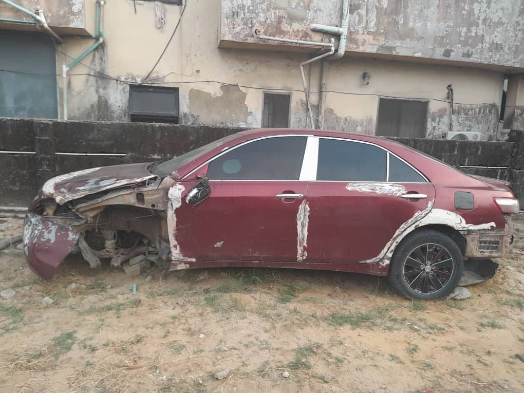A picture of Note this Car no engine inside no gearbox and no