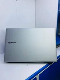 A picture of Samsung rv411