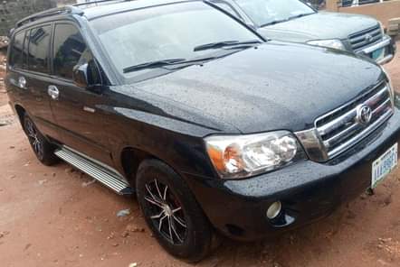 A picture of Toyota Highlander V6 engine Everything is in good condition and