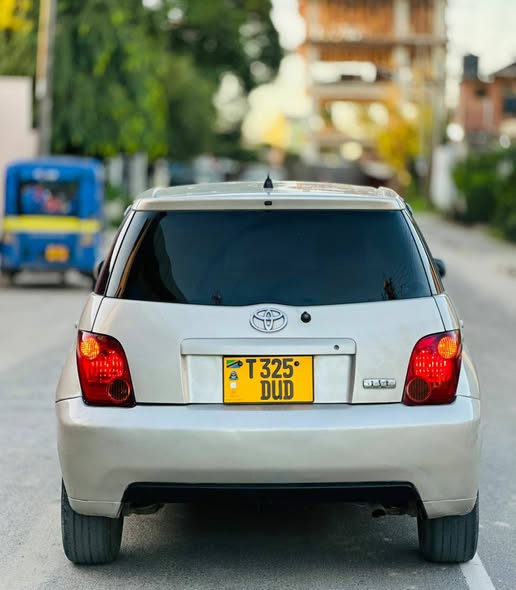 A picture of TOYOTA IST NAIUZA MIL 11 9 0743435416