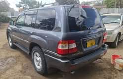 A picture of TOYOTA LANDCRUISER VX