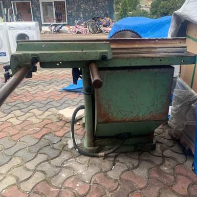 A picture of Call What sApp 0768054242