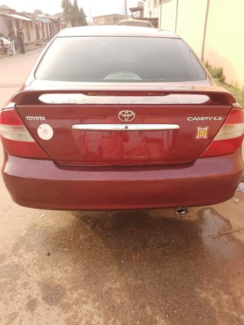 A picture of Toyota Camry LE 04