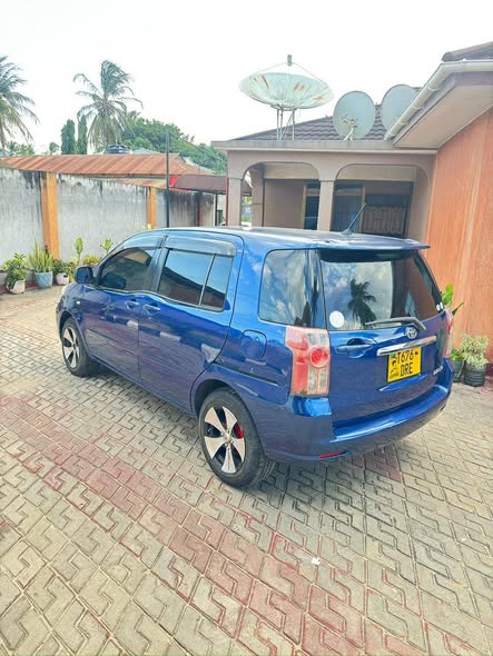 A picture of Toyota Raum