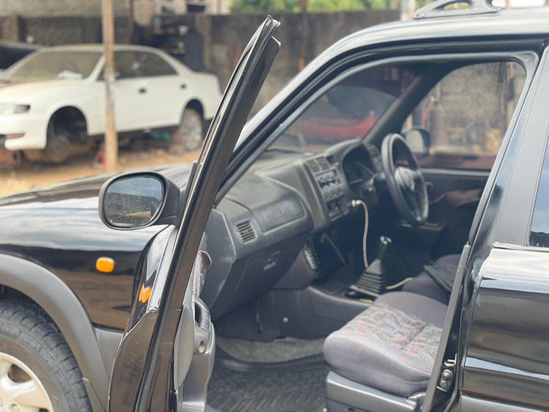 A picture of TOYOTA RAV 4 OLD MODEL