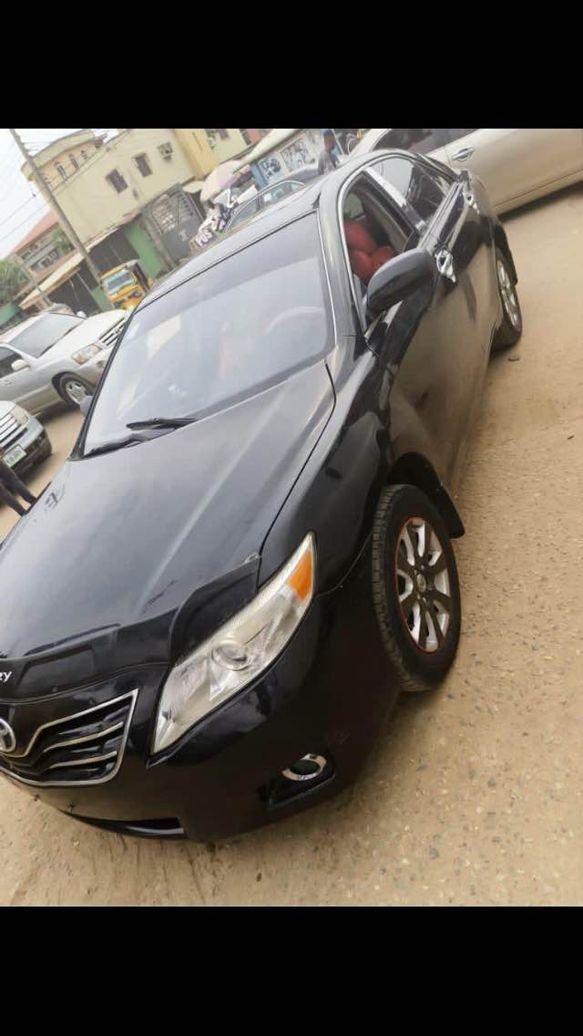 A picture of Neatly use Nigerian car