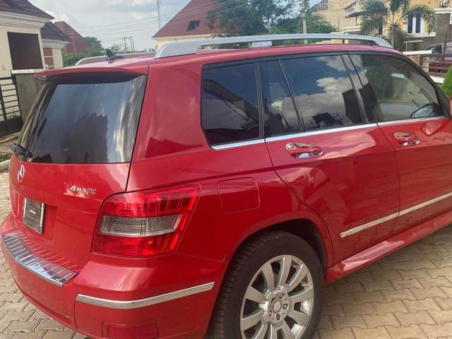 A picture of DIRECT BELGIUM GLK350 YEAR 2012 4MATIC PRICE 16m AT DISTRESS