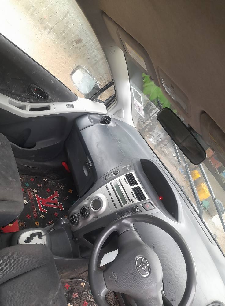 A picture of TOYOTA VITZ