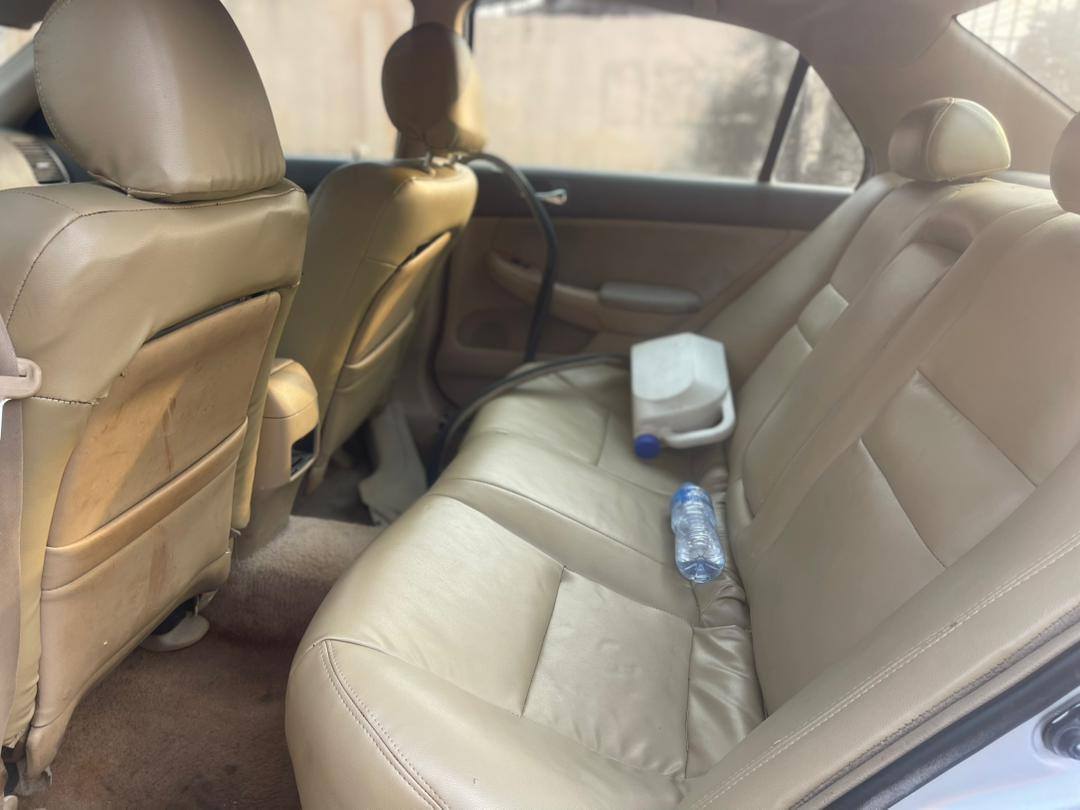 A picture of Honda accord 05