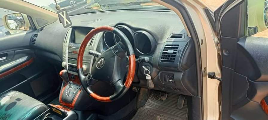 A picture of 2005 Harrier 2005