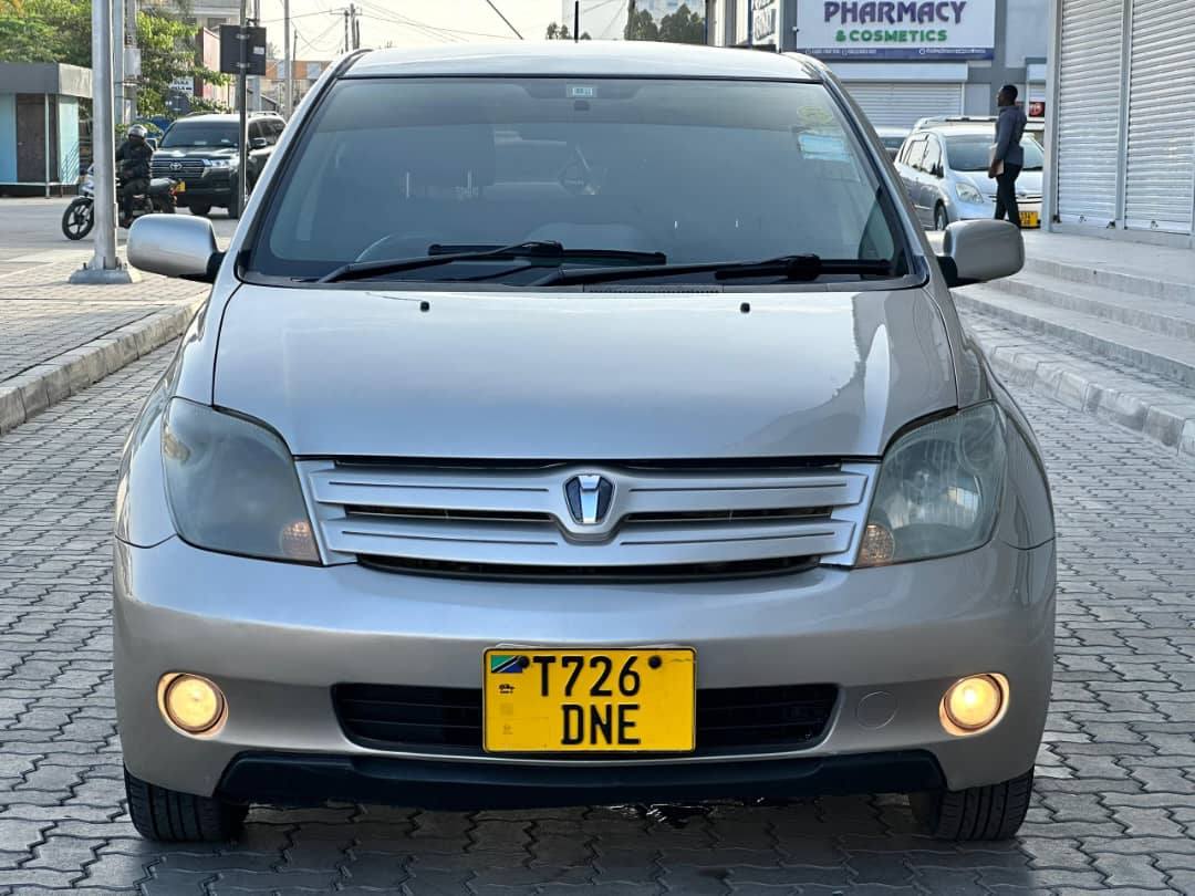 A picture of TOYOTA IST