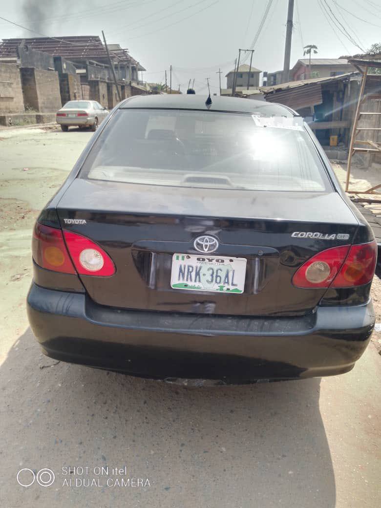 A picture of Toyota Corolla 04