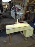 A picture of Dressing mirrow