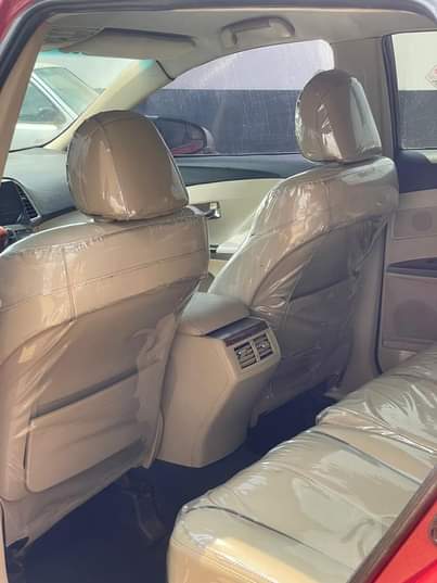 A picture of Distress unregistered Toyota venza thumbstart