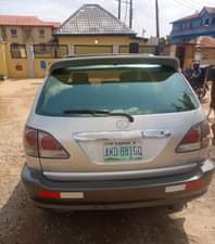A picture of DANNY YUNG Smarts Autos Neat Lexus Rx 300 02 Very