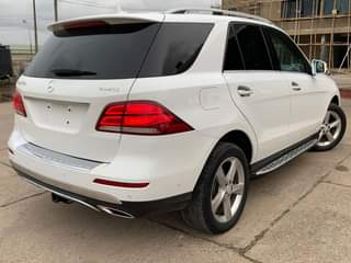 A picture of PRICE REDUCTION 2016 GLE350 toks Clean title 101 accident free