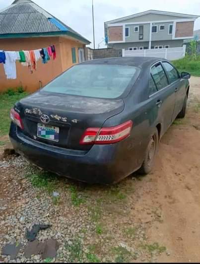 A picture of Toyota Camry 2011 with good engine but bad gear and