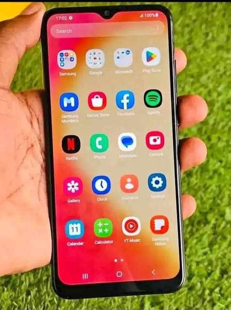 A picture of Samsung A04e
