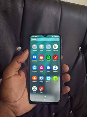 A picture of SAMSUNG A12
