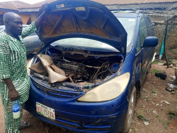 A picture of Toyota previa
