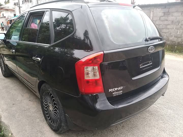 A picture of KiA Rondo 2008
