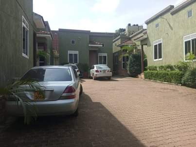 houses kyanja